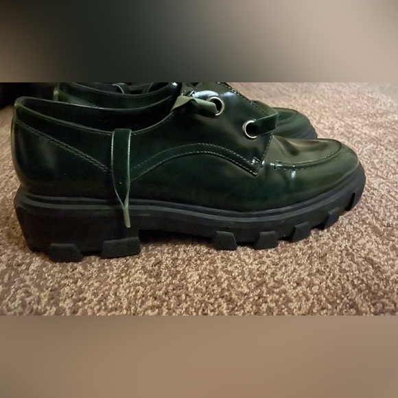 New - Picture 2 of 3